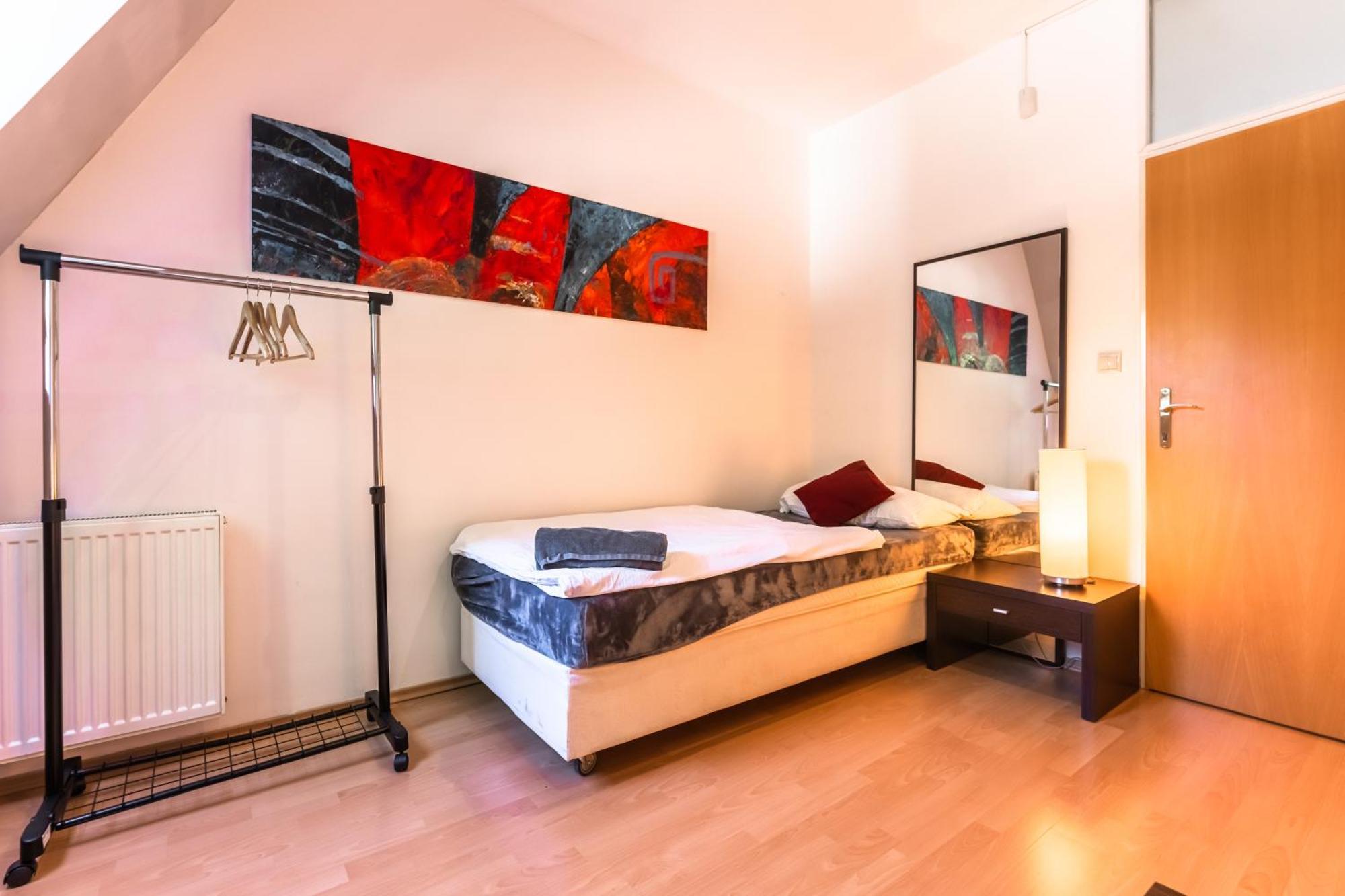 Lovely 4-Bedroom Flat In Historical Center With Stunning View Тренчин Экстерьер фото